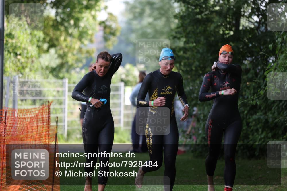 15.06.2025 - 7 Türme Triathlon Michael Strokosch http://msf.ph/oto/7928484 15.06.2025 09:18:18 Schwimmen 113, 114, 115 meine-sportfotos.de
