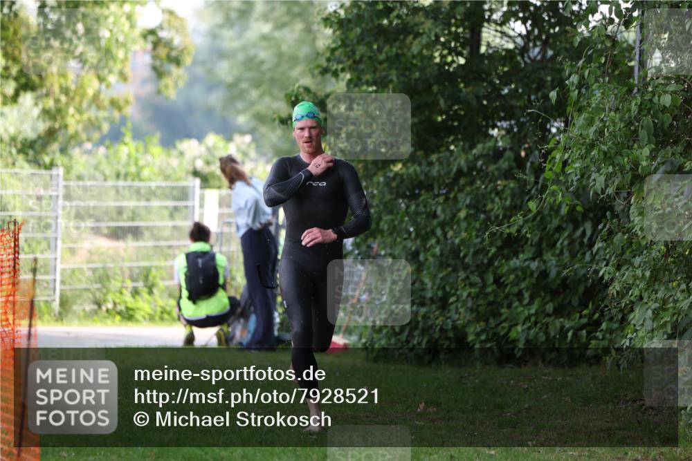 15.06.2025 - 7 Türme Triathlon Michael Strokosch http://msf.ph/oto/7928521 15.06.2025 09:19:33 Schwimmen 26, 27, 30, 31, 89, 90, 91 meine-sportfotos.de