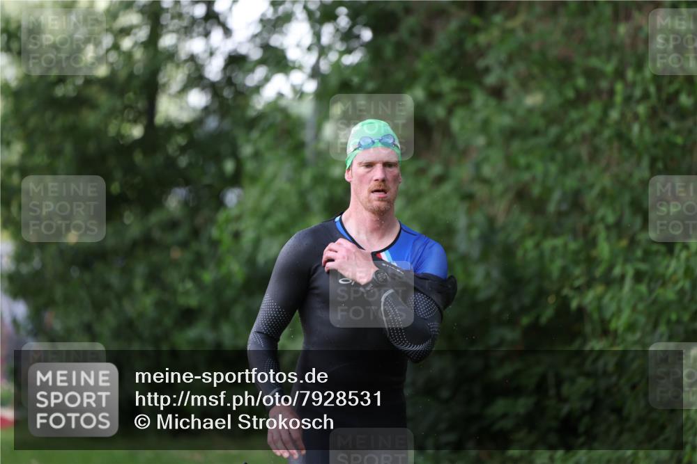15.06.2025 - 7 Türme Triathlon Michael Strokosch http://msf.ph/oto/7928531 15.06.2025 09:19:36 Schwimmen 26, 27, 30, 31, 89, 90, 91 meine-sportfotos.de