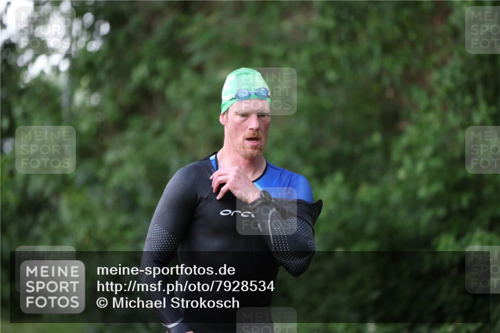 15.06.2025 - 7 Türme Triathlon Michael Strokosch http://msf.ph/oto/7928534 15.06.2025 09:19:36 Schwimmen 26, 27, 30, 31, 89, 90, 91 meine-sportfotos.de