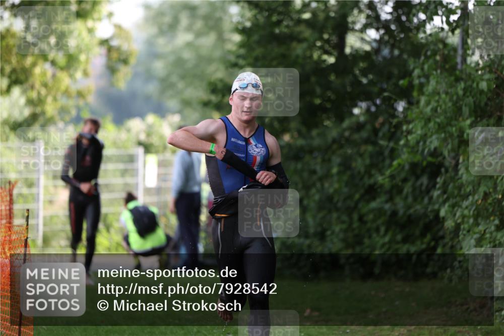 15.06.2025 - 7 Türme Triathlon Michael Strokosch http://msf.ph/oto/7928542 15.06.2025 09:19:48 Schwimmen 26, 28, 31, 33, 35 meine-sportfotos.de