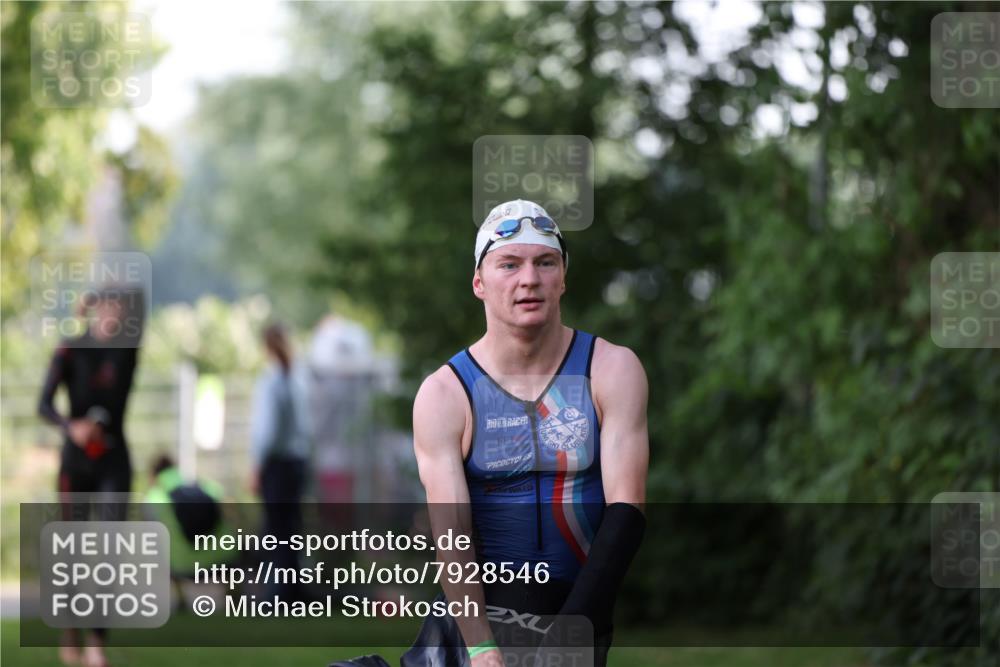 15.06.2025 - 7 Türme Triathlon Michael Strokosch http://msf.ph/oto/7928546 15.06.2025 09:19:49 Schwimmen 26, 28, 31, 33, 35 meine-sportfotos.de