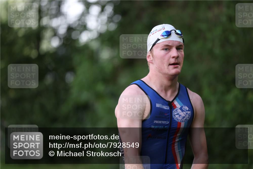 15.06.2025 - 7 Türme Triathlon Michael Strokosch http://msf.ph/oto/7928549 15.06.2025 09:19:50 Schwimmen 26, 28, 31, 33, 34, 35 meine-sportfotos.de