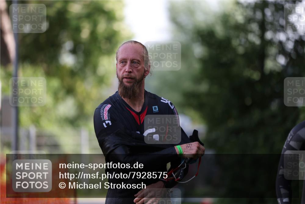 15.06.2025 - 7 Türme Triathlon Michael Strokosch http://msf.ph/oto/7928575 15.06.2025 09:19:58 Schwimmen 26, 28, 31, 32, 33, 34, 35, 74 meine-sportfotos.de
