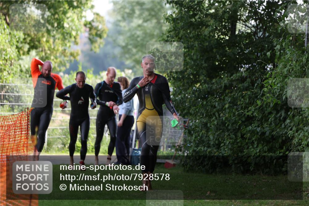 15.06.2025 - 7 Türme Triathlon Michael Strokosch http://msf.ph/oto/7928578 15.06.2025 09:20:04 Schwimmen 28, 32, 33, 34, 35, 74 meine-sportfotos.de