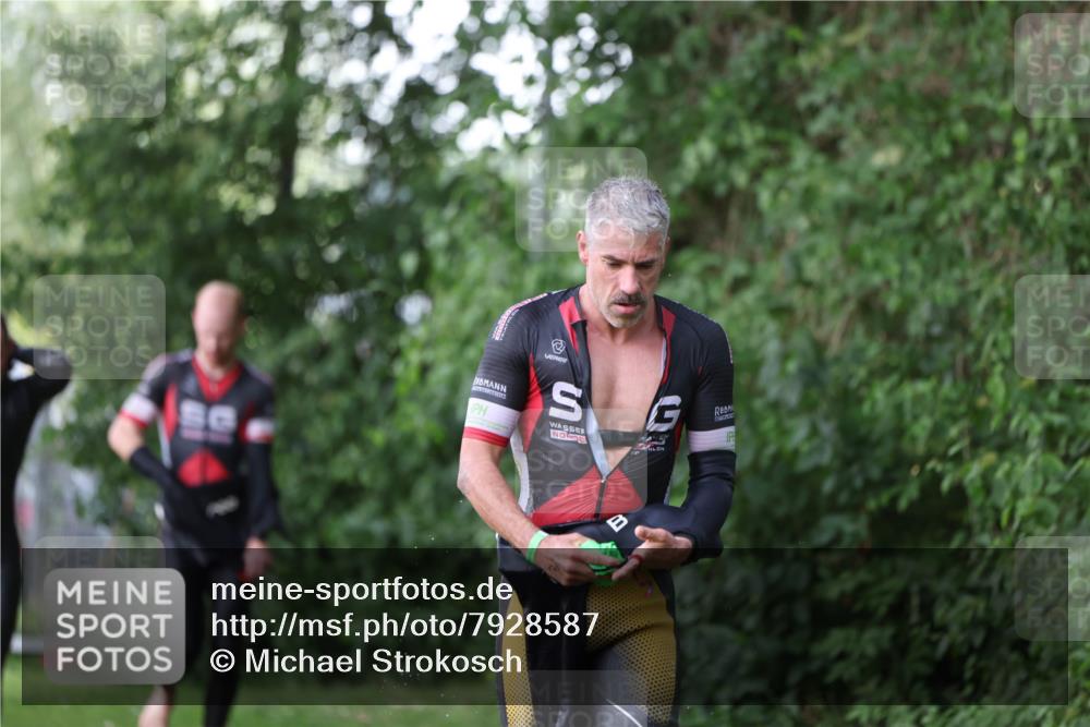 15.06.2025 - 7 Türme Triathlon Michael Strokosch http://msf.ph/oto/7928587 15.06.2025 09:20:07 Schwimmen 28, 32, 33, 34, 35, 74, 80 meine-sportfotos.de