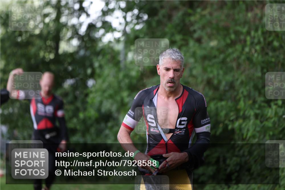 15.06.2025 - 7 Türme Triathlon Michael Strokosch http://msf.ph/oto/7928588 15.06.2025 09:20:07 Schwimmen 28, 32, 33, 34, 35, 74, 80 meine-sportfotos.de