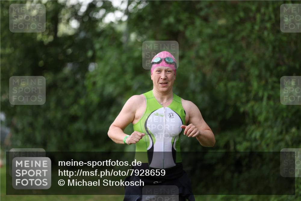 15.06.2025 - 7 Türme Triathlon Michael Strokosch http://msf.ph/oto/7928659 15.06.2025 09:20:44 Schwimmen 71, 72, 73, 75, 78, 85, 87, 88 meine-sportfotos.de