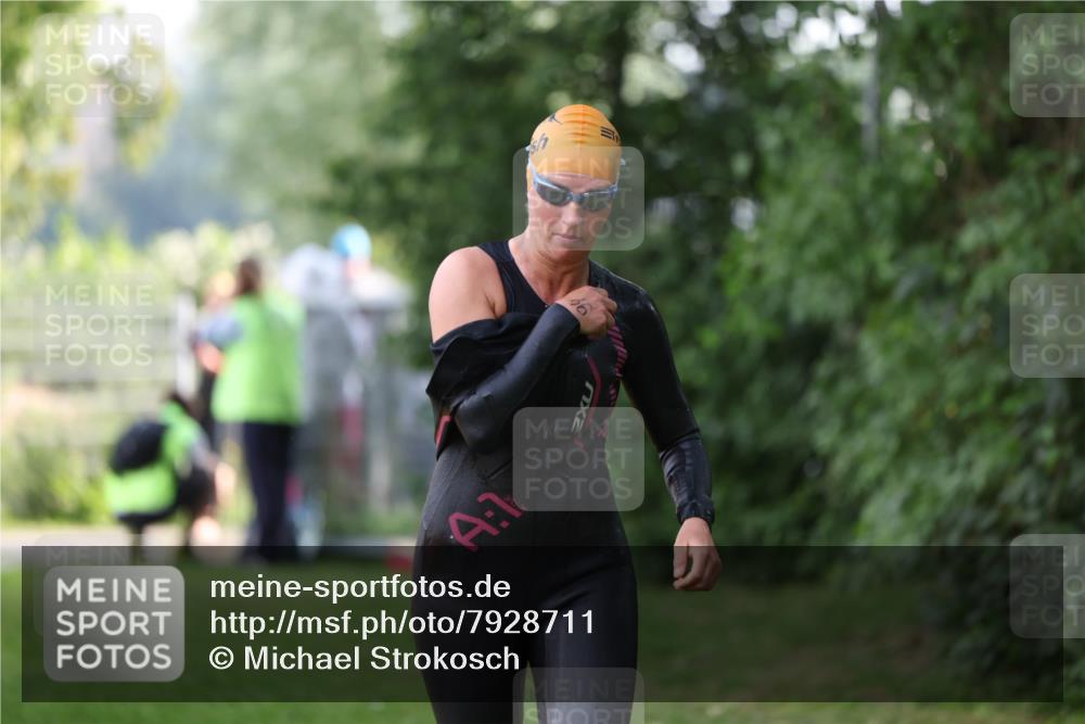 15.06.2025 - 7 Türme Triathlon Michael Strokosch http://msf.ph/oto/7928711 15.06.2025 09:21:34 Schwimmen 61, 93, 94, 95 meine-sportfotos.de