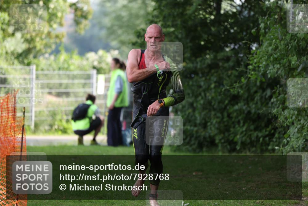 15.06.2025 - 7 Türme Triathlon Michael Strokosch http://msf.ph/oto/7928768 15.06.2025 09:22:10 Schwimmen 9, 36, 38, 62, 63, 64, 117, 118, 119 meine-sportfotos.de
