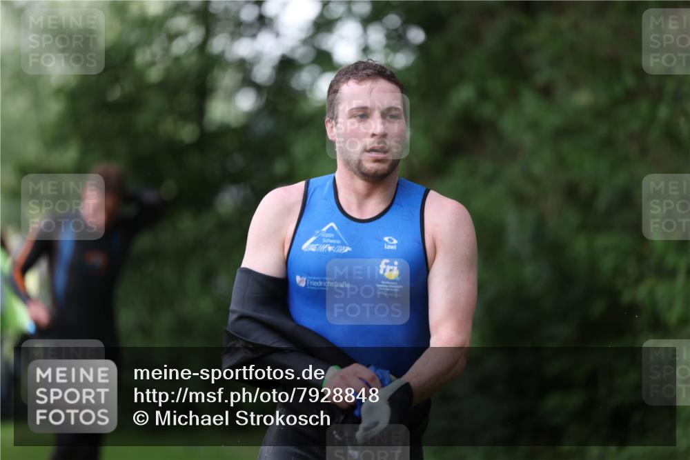15.06.2025 - 7 Türme Triathlon Michael Strokosch http://msf.ph/oto/7928848 15.06.2025 09:23:46 Schwimmen 18, 46, 47, 48, 49 meine-sportfotos.de