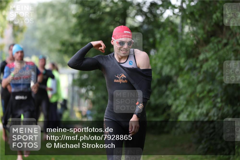 15.06.2025 - 7 Türme Triathlon Michael Strokosch http://msf.ph/oto/7928865 15.06.2025 09:24:12 Schwimmen 1, 17, 20, 39, 40 meine-sportfotos.de