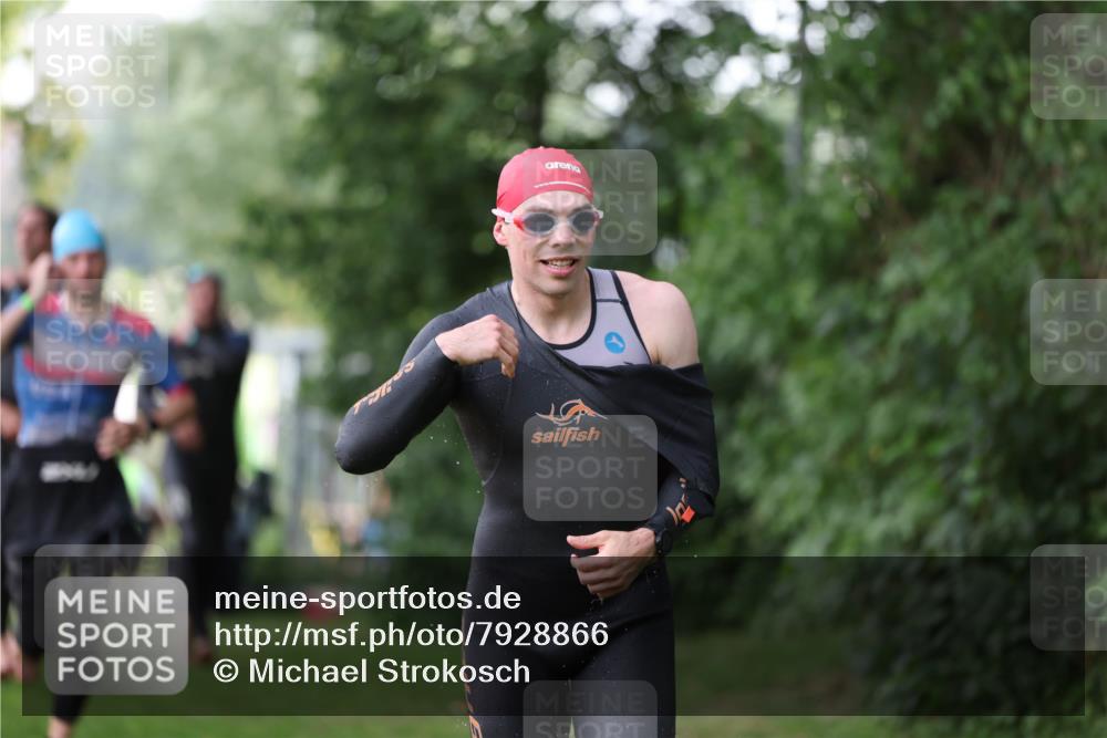 15.06.2025 - 7 Türme Triathlon Michael Strokosch http://msf.ph/oto/7928866 15.06.2025 09:24:12 Schwimmen 1, 17, 20, 39, 40 meine-sportfotos.de