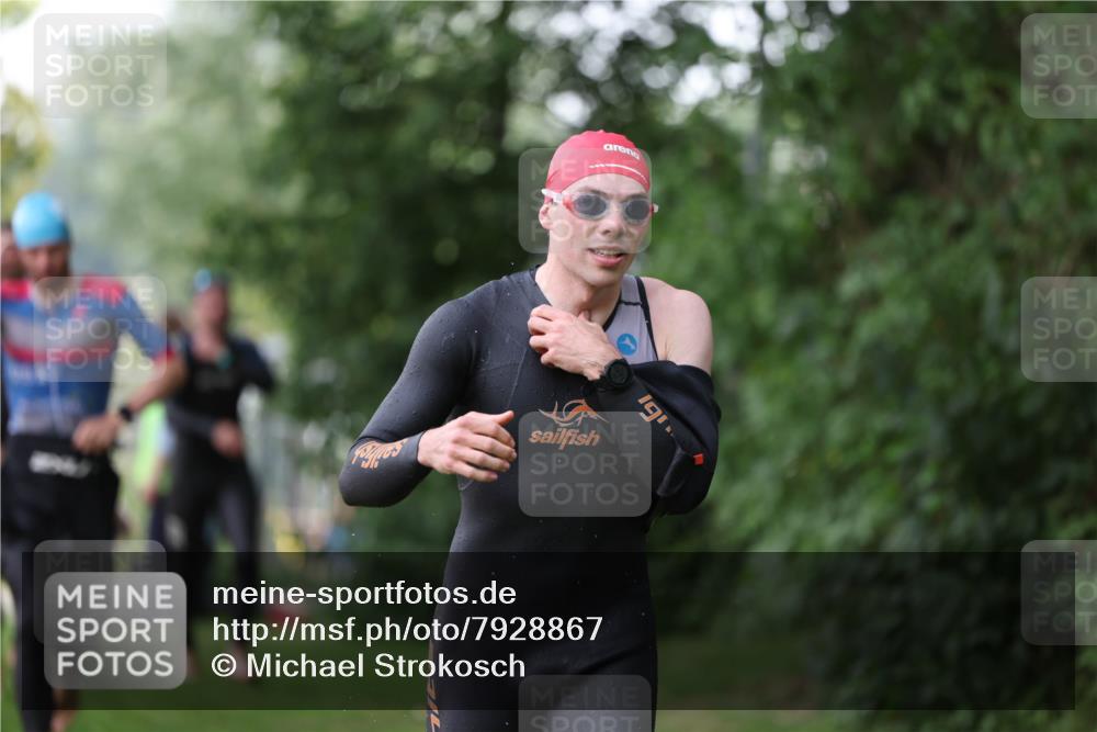 15.06.2025 - 7 Türme Triathlon Michael Strokosch http://msf.ph/oto/7928867 15.06.2025 09:24:12 Schwimmen 1, 17, 20, 39, 40 meine-sportfotos.de