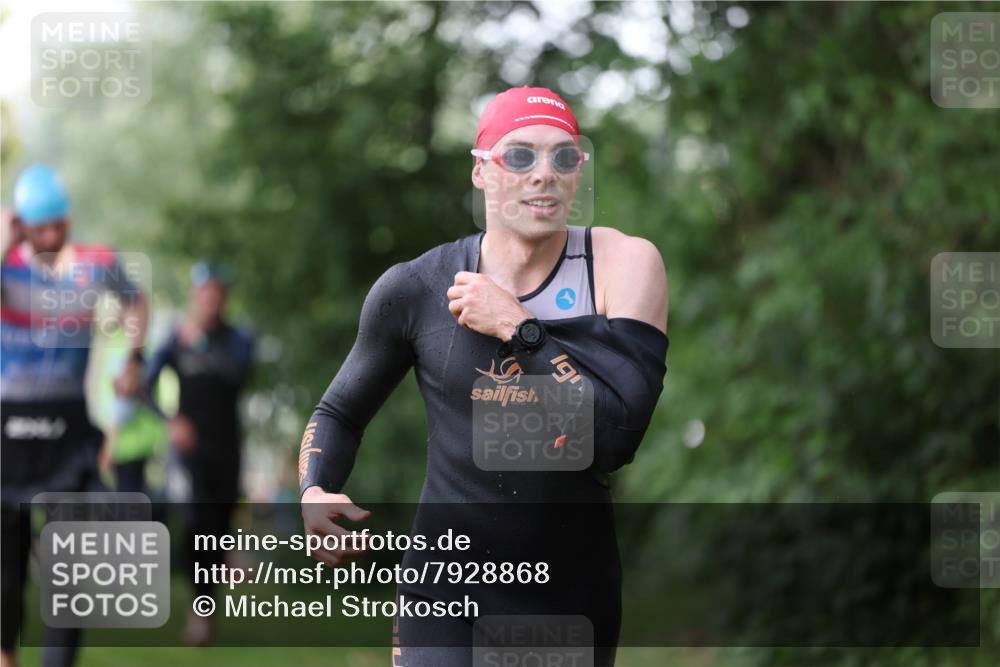 15.06.2025 - 7 Türme Triathlon Michael Strokosch http://msf.ph/oto/7928868 15.06.2025 09:24:13 Schwimmen 1, 17, 20, 39, 40 meine-sportfotos.de
