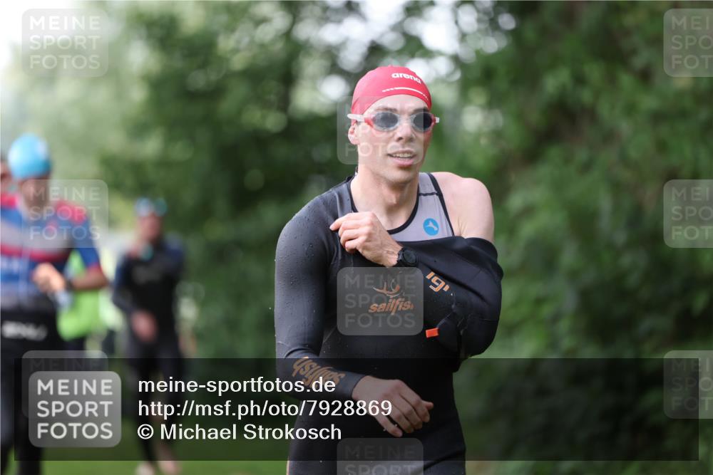 15.06.2025 - 7 Türme Triathlon Michael Strokosch http://msf.ph/oto/7928869 15.06.2025 09:24:13 Schwimmen 1, 17, 20, 39, 40 meine-sportfotos.de