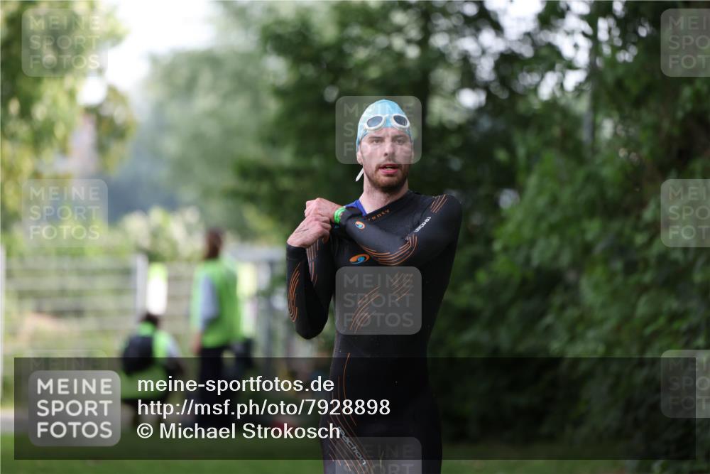 15.06.2025 - 7 Türme Triathlon Michael Strokosch http://msf.ph/oto/7928898 15.06.2025 09:24:28 Schwimmen 1, 20 meine-sportfotos.de