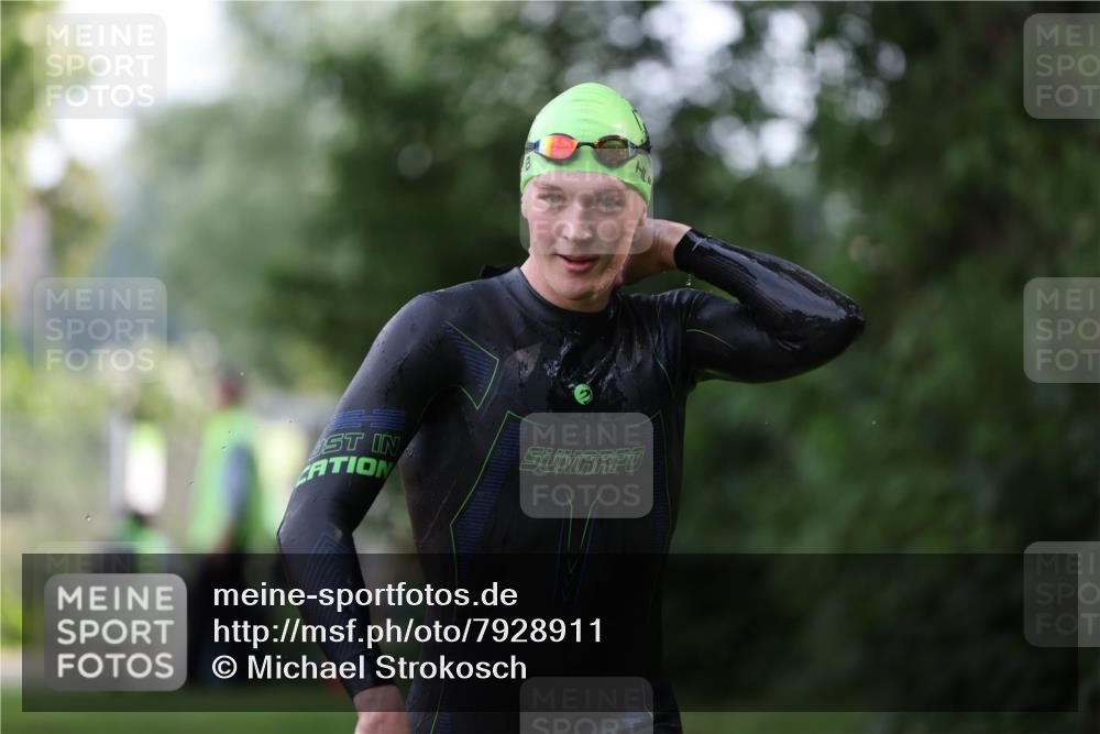 15.06.2025 - 7 Türme Triathlon Michael Strokosch http://msf.ph/oto/7928911 15.06.2025 09:24:57 Schwimmen 43 meine-sportfotos.de