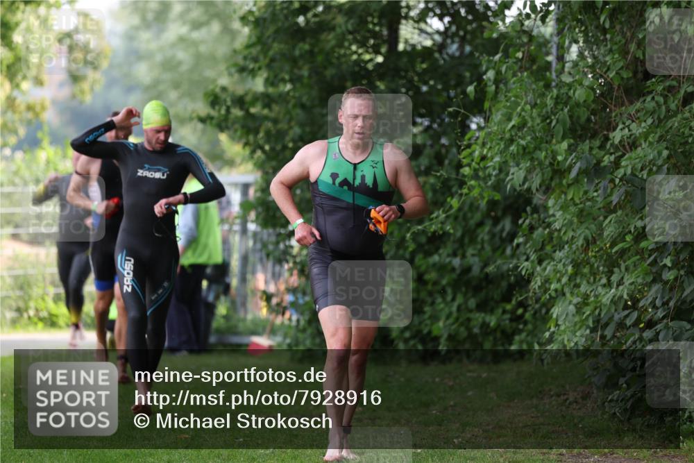 15.06.2025 - 7 Türme Triathlon Michael Strokosch http://msf.ph/oto/7928916 15.06.2025 09:25:24 Schwimmen 16, 56, 57, 58, 59, 60 meine-sportfotos.de