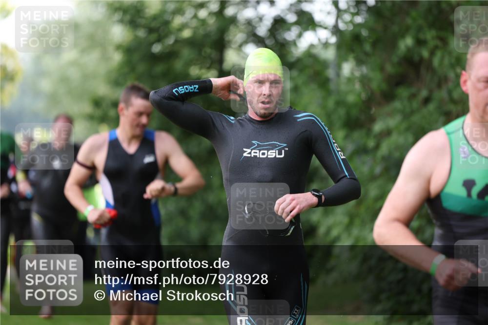 15.06.2025 - 7 Türme Triathlon Michael Strokosch http://msf.ph/oto/7928928 15.06.2025 09:25:27 Schwimmen 16, 56, 57, 58, 59, 60 meine-sportfotos.de
