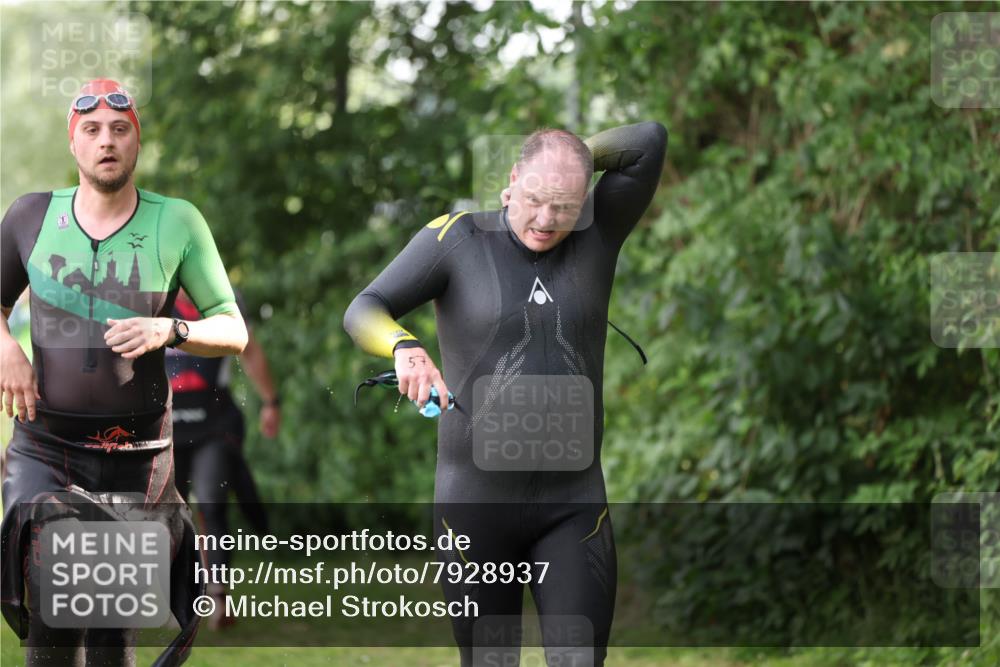 15.06.2025 - 7 Türme Triathlon Michael Strokosch http://msf.ph/oto/7928937 15.06.2025 09:25:31 Schwimmen 16, 56, 57, 58, 59, 60, 77 meine-sportfotos.de