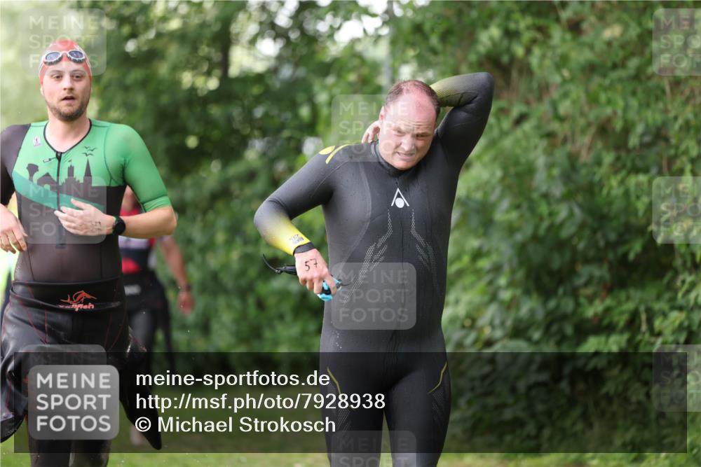15.06.2025 - 7 Türme Triathlon Michael Strokosch http://msf.ph/oto/7928938 15.06.2025 09:25:31 Schwimmen 16, 56, 57, 58, 59, 60, 77 meine-sportfotos.de