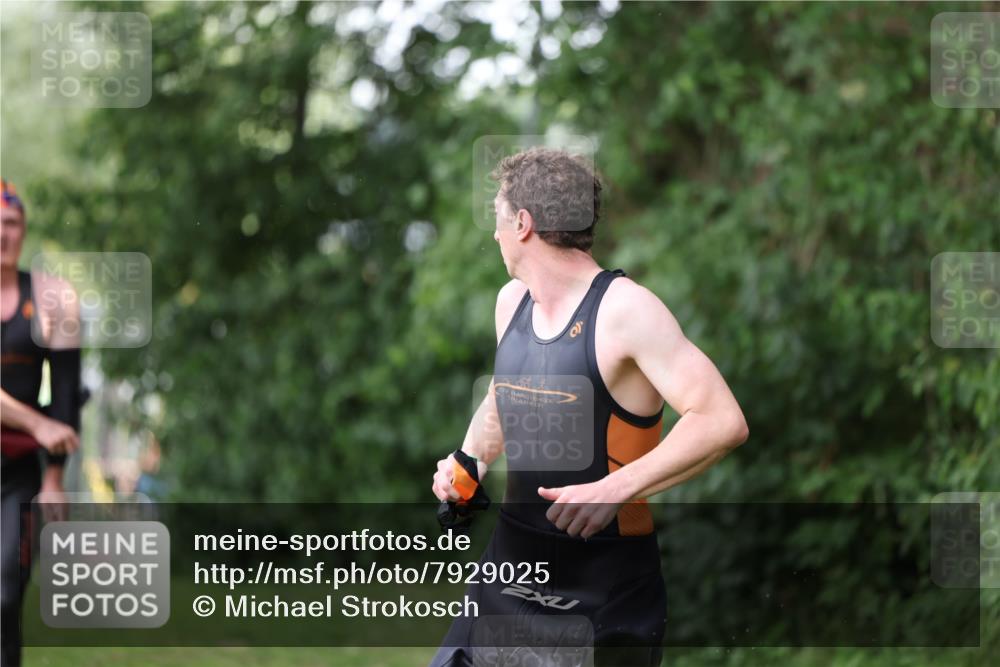 15.06.2025 - 7 Türme Triathlon Michael Strokosch http://msf.ph/oto/7929025 15.06.2025 09:26:16 Schwimmen 4, 42, 44, 45, 66, 67, 68, 69, 70 meine-sportfotos.de