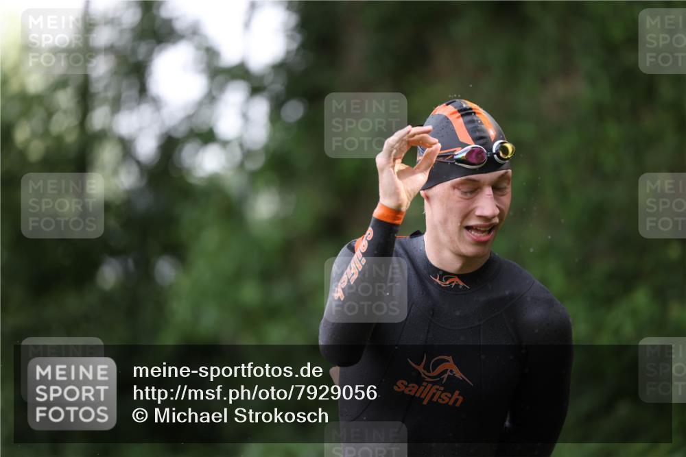 15.06.2025 - 7 Türme Triathlon Michael Strokosch http://msf.ph/oto/7929056 15.06.2025 09:26:26 Schwimmen 66, 67, 68, 70 meine-sportfotos.de