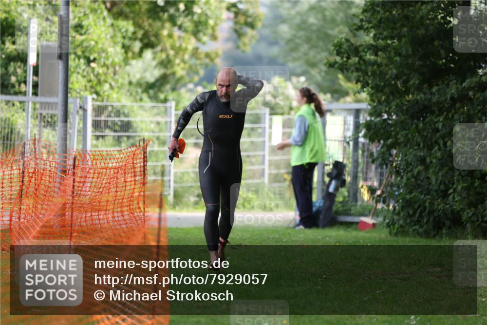 15.06.2025 - 7 Türme Triathlon Michael Strokosch http://msf.ph/oto/7929057 15.06.2025 09:26:51 Schwimmen 5, 53, 54, 55 meine-sportfotos.de