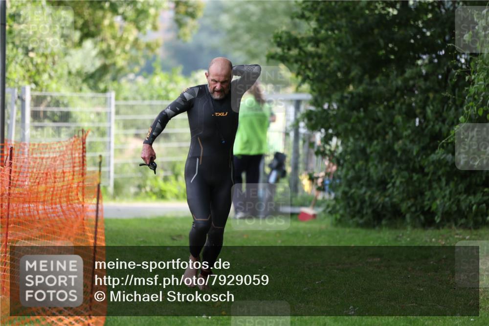 15.06.2025 - 7 Türme Triathlon Michael Strokosch http://msf.ph/oto/7929059 15.06.2025 09:26:52 Schwimmen 5, 53, 54, 55 meine-sportfotos.de