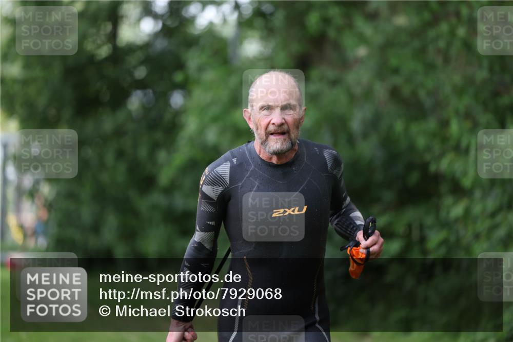 15.06.2025 - 7 Türme Triathlon Michael Strokosch http://msf.ph/oto/7929068 15.06.2025 09:26:56 Schwimmen 5, 53, 54, 55 meine-sportfotos.de