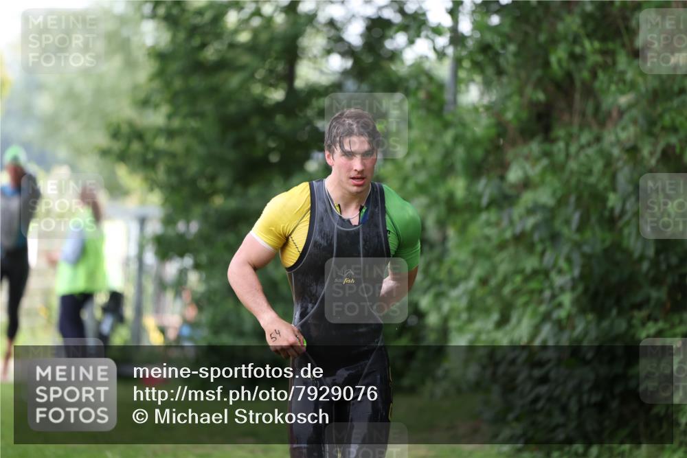 15.06.2025 - 7 Türme Triathlon Michael Strokosch http://msf.ph/oto/7929076 15.06.2025 09:27:00 Schwimmen 5, 53, 54, 55 meine-sportfotos.de