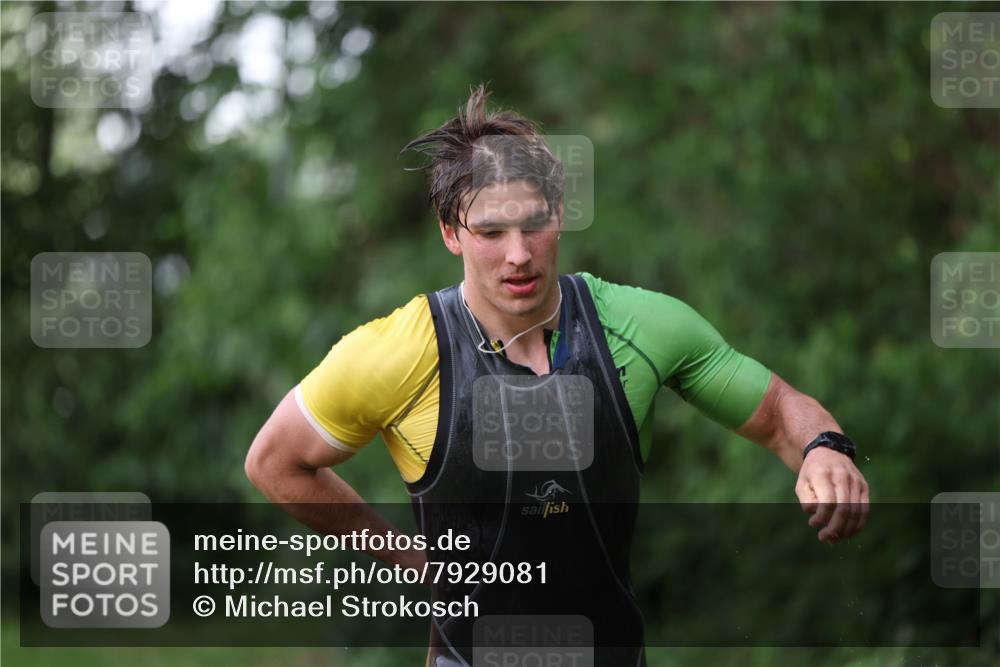 15.06.2025 - 7 Türme Triathlon Michael Strokosch http://msf.ph/oto/7929081 15.06.2025 09:27:02 Schwimmen 5, 53, 54, 55 meine-sportfotos.de