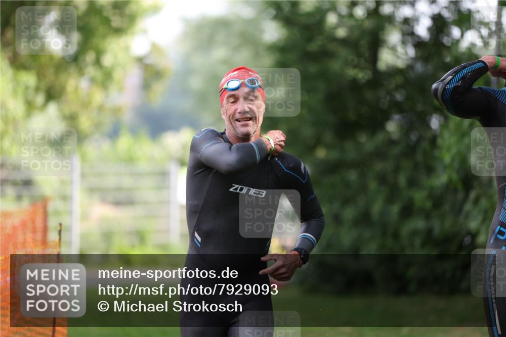 15.06.2025 - 7 Türme Triathlon Michael Strokosch http://msf.ph/oto/7929093 15.06.2025 09:27:07 Schwimmen 5, 53, 54, 55 meine-sportfotos.de