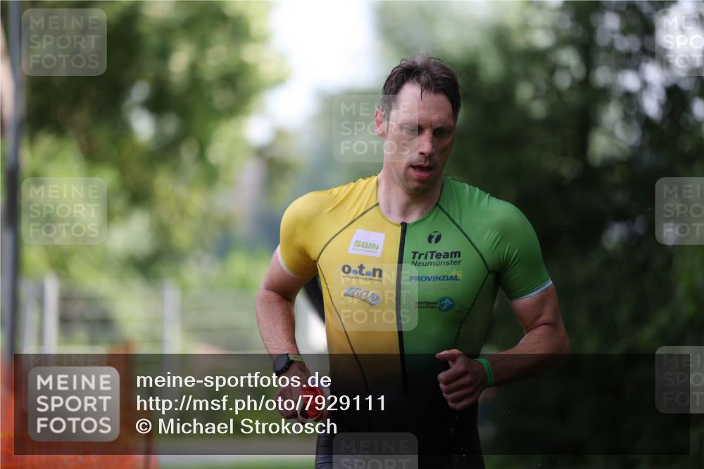 15.06.2025 - 7 Türme Triathlon Michael Strokosch http://msf.ph/oto/7929111 15.06.2025 09:27:27 Schwimmen 51, 52 meine-sportfotos.de