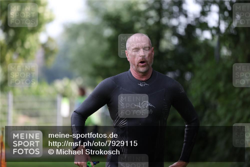 15.06.2025 - 7 Türme Triathlon Michael Strokosch http://msf.ph/oto/7929115 15.06.2025 09:27:29 Schwimmen 51, 52 meine-sportfotos.de