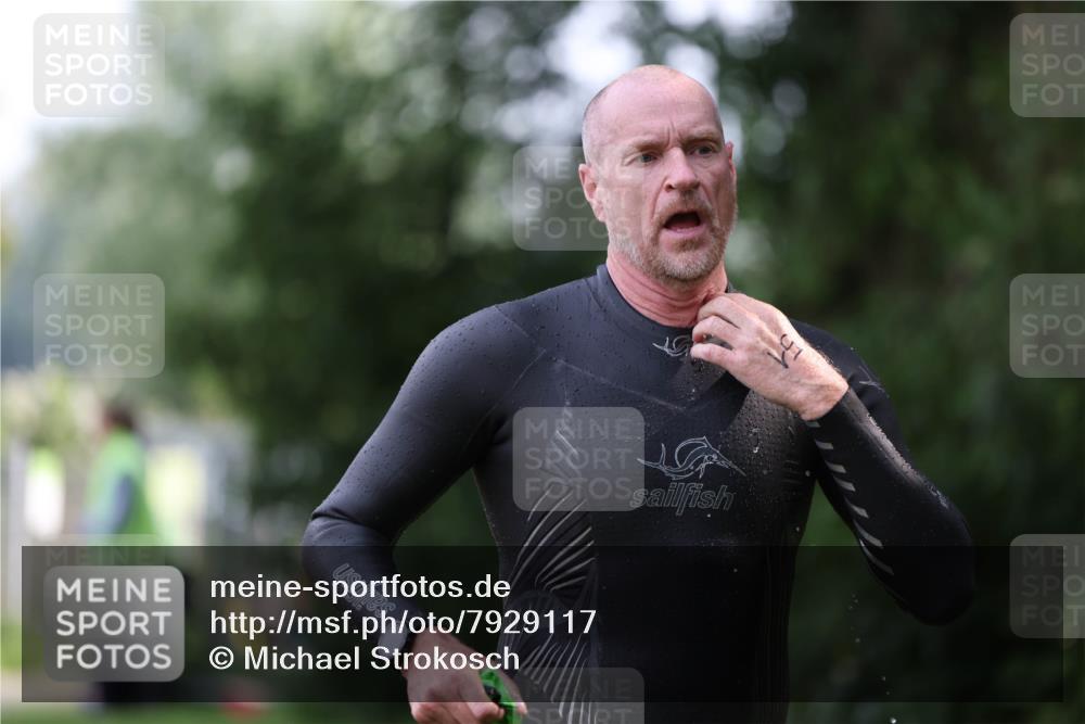 15.06.2025 - 7 Türme Triathlon Michael Strokosch http://msf.ph/oto/7929117 15.06.2025 09:27:29 Schwimmen 51, 52 meine-sportfotos.de
