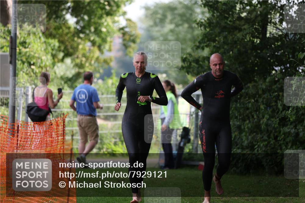 15.06.2025 - 7 Türme Triathlon Michael Strokosch http://msf.ph/oto/7929121 15.06.2025 09:27:56 Schwimmen 129, 131 meine-sportfotos.de
