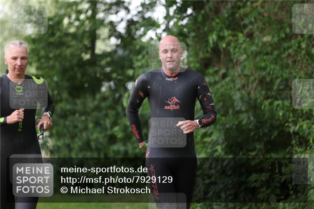 15.06.2025 - 7 Türme Triathlon Michael Strokosch http://msf.ph/oto/7929129 15.06.2025 09:27:59 Schwimmen 129, 131 meine-sportfotos.de
