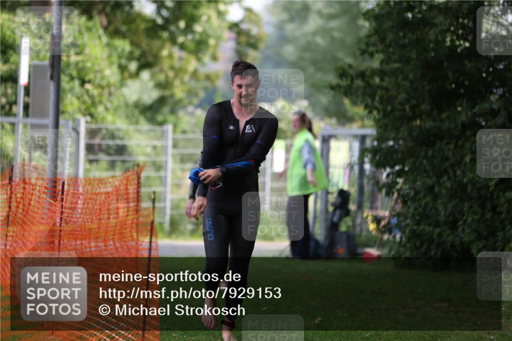15.06.2025 - 7 Türme Triathlon Michael Strokosch http://msf.ph/oto/7929153 15.06.2025 09:29:13 Schwimmen 154, 155 meine-sportfotos.de