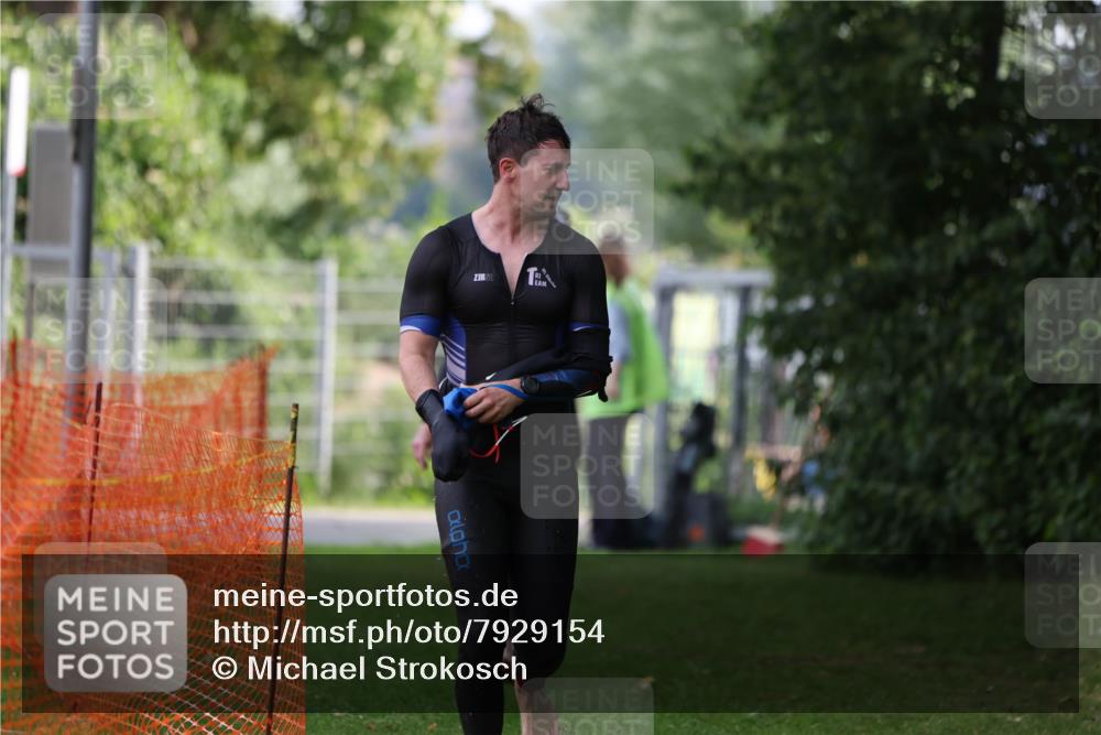 15.06.2025 - 7 Türme Triathlon Michael Strokosch http://msf.ph/oto/7929154 15.06.2025 09:29:14 Schwimmen 154, 155 meine-sportfotos.de