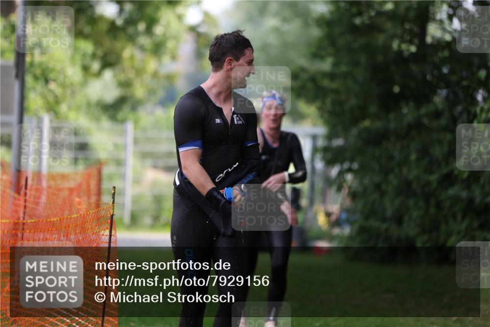 15.06.2025 - 7 Türme Triathlon Michael Strokosch http://msf.ph/oto/7929156 15.06.2025 09:29:15 Schwimmen 154, 155 meine-sportfotos.de