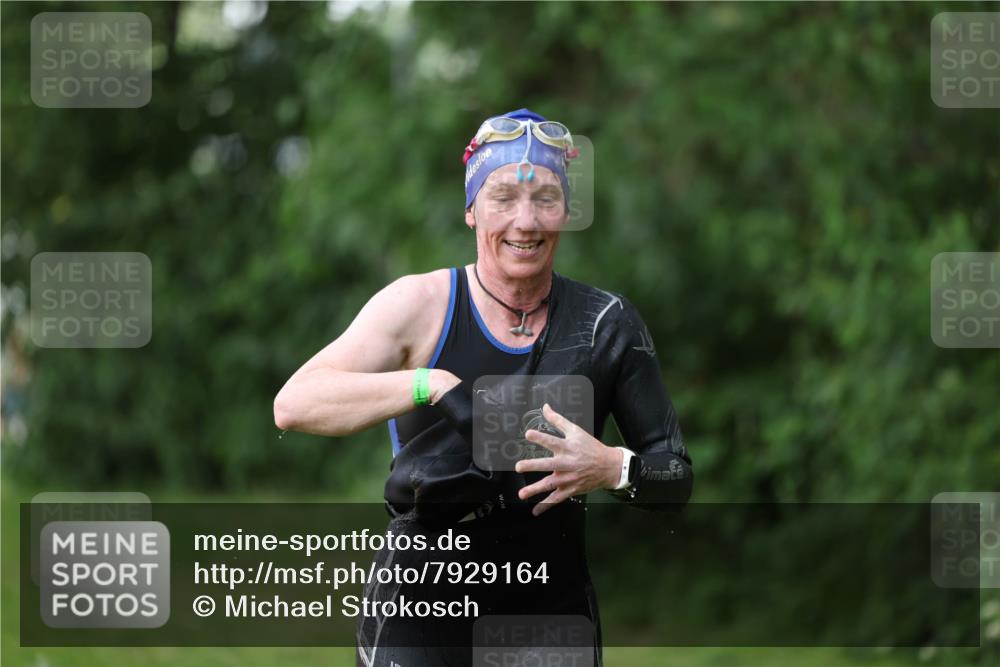 15.06.2025 - 7 Türme Triathlon Michael Strokosch http://msf.ph/oto/7929164 15.06.2025 09:29:17 Schwimmen 154, 155 meine-sportfotos.de