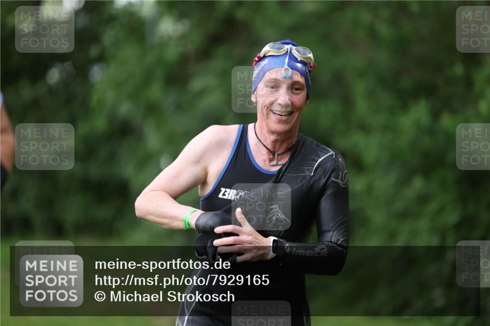 15.06.2025 - 7 Türme Triathlon Michael Strokosch http://msf.ph/oto/7929165 15.06.2025 09:29:18 Schwimmen 154, 155 meine-sportfotos.de