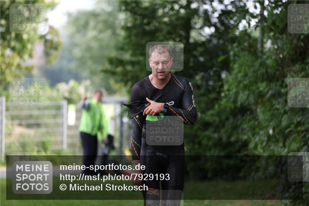 15.06.2025 - 7 Türme Triathlon Michael Strokosch http://msf.ph/oto/7929193 15.06.2025 09:30:51 Schwimmen 21, 22, 23, 24, 25, 156 meine-sportfotos.de