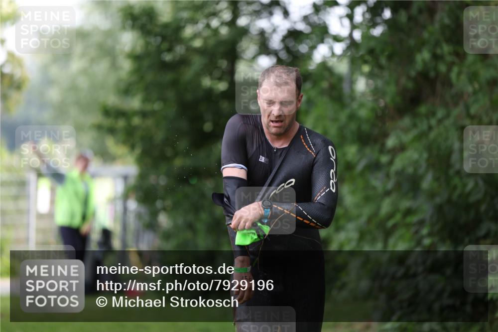 15.06.2025 - 7 Türme Triathlon Michael Strokosch http://msf.ph/oto/7929196 15.06.2025 09:30:51 Schwimmen 21, 22, 23, 24, 25, 156 meine-sportfotos.de