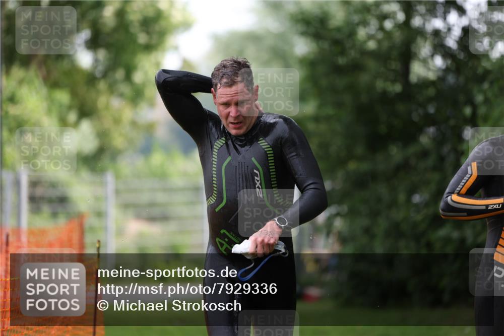 15.06.2025 - 7 Türme Triathlon Michael Strokosch http://msf.ph/oto/7929336 15.06.2025 09:34:41 Schwimmen 137, 138, 145, 146 meine-sportfotos.de