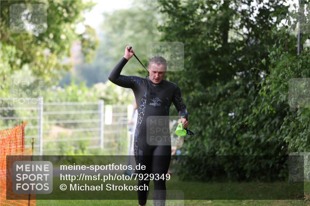 15.06.2025 - 7 Türme Triathlon Michael Strokosch http://msf.ph/oto/7929349 15.06.2025 09:35:06 Schwimmen 125 meine-sportfotos.de