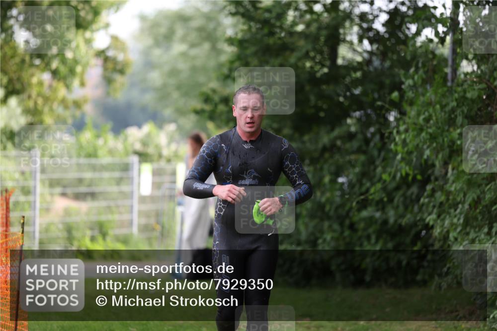 15.06.2025 - 7 Türme Triathlon Michael Strokosch http://msf.ph/oto/7929350 15.06.2025 09:35:06 Schwimmen 125 meine-sportfotos.de