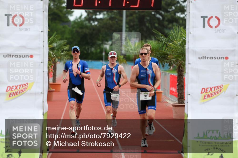 15.06.2025 - 7 Türme Triathlon Michael Strokosch http://msf.ph/oto/7929422 15.06.2025 10:11:55 Ziel 26, 27, 29, 30, 32 meine-sportfotos.de